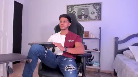 Snapshot of ashton_coleman_ chatting on September 2025 04:23:01 AM my name real is camilo online show from September 2025 04:23:01 AM