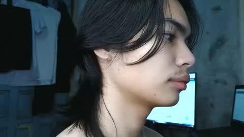 asian_babyboi online show from October 2025 05:47:02 PM