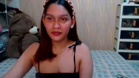 Snapshot of asian_glamm chatting on April 2026 01:33:02 PM ANITA online show from April 2026 01:33:02 PM