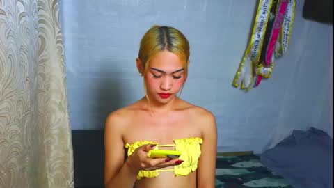 Snapshot of asian_loraine chatting on October 2025 10:23:02 AM LOVELY LORAINE online show from October 2025 10:23:02 AM