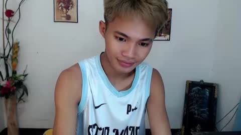asian_lover05 online show from September 2025 05:12:02 PM