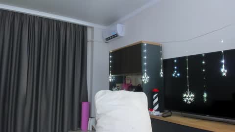 Snapshot of asian_loverpop chatting on July 2026 03:52:01 AM asian_loverpop online show from July 2026 03:52:01 AM