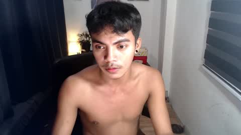 Snapshot of asianboyhunt chatting on December 2024 02:48:02 AM Fev online show from December 2024 02:48:02 AM