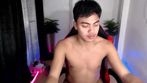 Snapshot of asianboyhunt chatting on September 2025 04:31:02 PM Fev online show from September 2025 04:31:02 PM