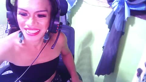 Snapshot of asiangoddezzts chatting on January 2025 04:37:02 PM Miss Audrey L Monel online show from January 2025 04:37:02 PM