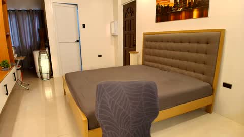 ERIKA 3 online show from December 2024 05:42:02 AM