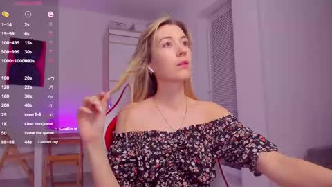 Snapshot of askcaroline chatting on March 2025 05:11:02 PM Caroline online show from March 2025 05:11:02 PM