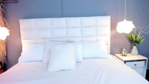 A S L Y   S A N D E R online show from February 2026 04:10:01 AM