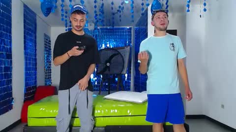 THOMAS AND DAMIAND online show from February 2025 12:09:01 AM