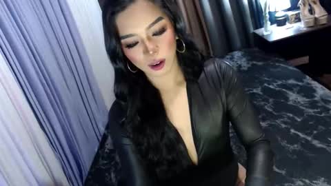 Margaux Miller online show from October 2025 05:36:02 PM