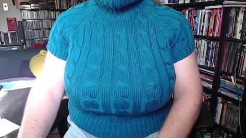 Snapshot of aspen_vale chatting on September 2025 08:10:01 PM Aspen Vale online show from September 2025 08:10:01 PM