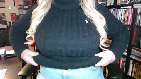 Snapshot of aspen_vale chatting on October 2025 11:38:01 PM Aspen Vale online show from October 2025 11:38:01 PM