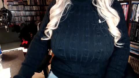 Snapshot of aspen_vale chatting on November 2025 09:24:01 PM Aspen Vale online show from November 2025 09:24:01 PM