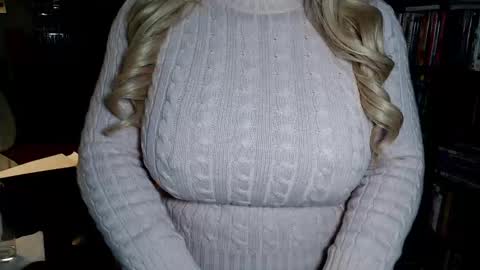 Snapshot of aspen_vale chatting on November 2025 12:22:01 AM Aspen Vale online show from November 2025 12:22:01 AM