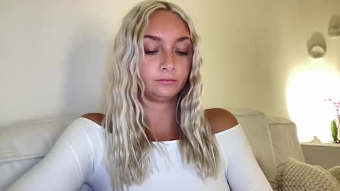 Snapshot of aspenaries chatting on March 2025 04:17:02 AM Aspen Aries online show from March 2025 04:17:02 AM