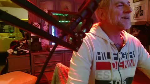 SIR WILLIAM online show from September 2025 07:08:02 AM