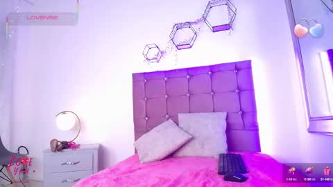 Daphne online show from October 2025 12:06:01 PM