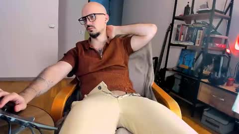 asshunter4k online show from January 2026 01:02:02 PM