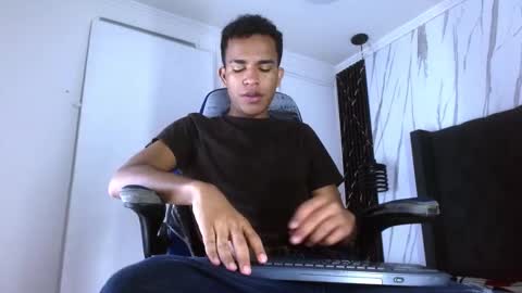 Aston  online show from October 2025 03:51:01 AM