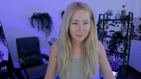 astramonroe online show from April 2026 02:09:02 AM