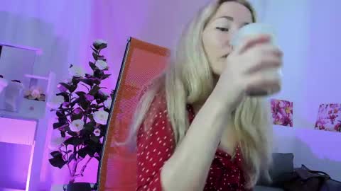 astramonroe online show from May 2026 07:15:02 AM