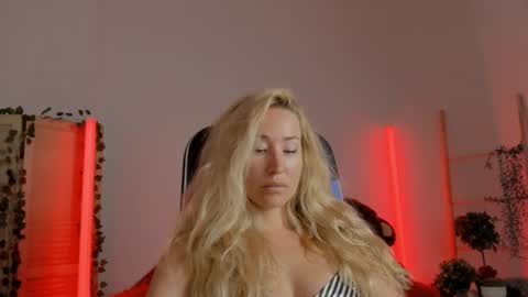 astramonroe online show from July 2026 02:13:01 PM