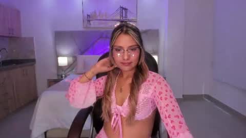 Snapshot of asura_love chatting on June 2026 06:01:02 PM asura_love online show from June 2026 06:01:02 PM