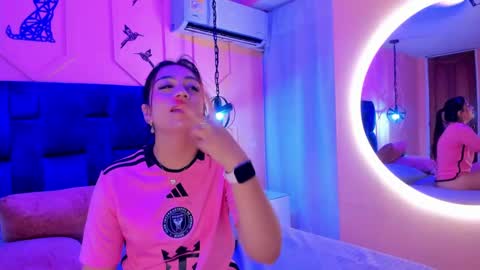 Athenea online show from January 2025 06:41:01 AM