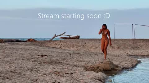 Snapshot of athena_makri05 chatting on December 2025 04:48:02 PM ATENEA MAKRI online show from December 2025 04:48:02 PM