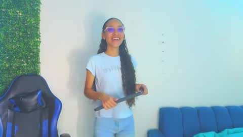 Athenea online show from March 2026 05:40:02 PM