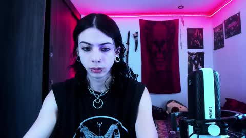 athenauwu online show from November 2025 07:50:01 AM