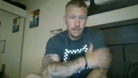 AthleticWhiteboy777 online show from May 2026 05:01:02 AM