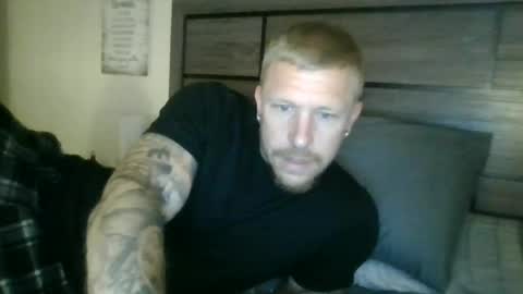 AthleticWhiteboy777 online show from July 2026 04:19:01 AM