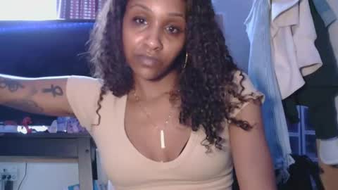 Snapshot of atirahcali chatting on April 2026 10:37:02 PM AtirahCali online show from April 2026 10:37:02 PM