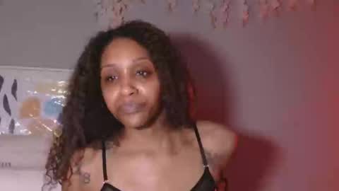 Snapshot of atirahcali chatting on May 2026 04:04:02 PM AtirahCali online show from May 2026 04:04:02 PM