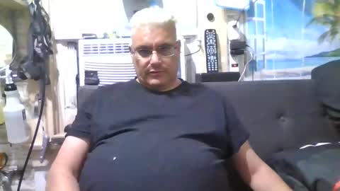 A online show from November 2025 08:15:02 AM