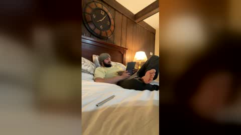 Snapshot of aty0urservic3 chatting on February 2026 02:10:01 AM Alejandro online show from February 2026 02:10:01 AM