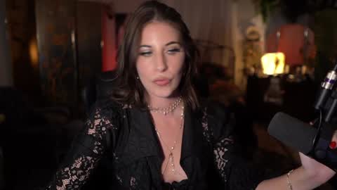 Audrey online show from September 2025 03:41:02 AM