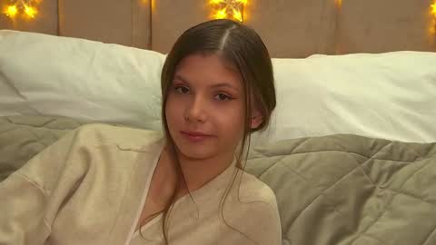 Snapshot of audreybarlow chatting on December 2024 01:44:01 PM Audrey online show from December 2024 01:44:01 PM