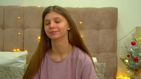 Snapshot of audreybarlow chatting on December 2024 06:41:02 AM Audrey online show from December 2024 06:41:02 AM