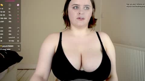 Audrey Jacq online show from April 2026 04:10:02 PM