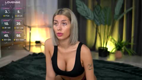 Isabella online show from October 2025 07:43:01 AM