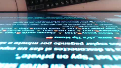 Snapshot of aura_ch chatting on December 2025 10:57:01 AM Aura online show from December 2025 10:57:01 AM