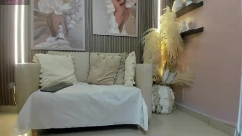 AURA online show from June 2026 06:32:02 PM