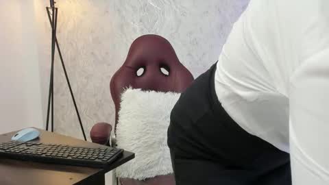 Aura sanders online show from March 2026 03:39:02 PM