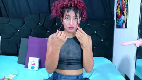 Snapshot of aura_sterling chatting on July 2026 11:50:01 AM Aura online show from July 2026 11:50:01 AM