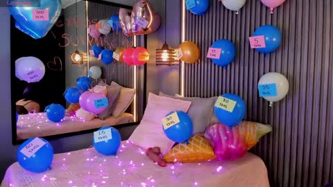 Aura online show from February 2025 01:22:01 PM