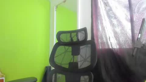 Snapshot of auradivina2 chatting on July 2026 08:03:02 PM Aura Divina online show from July 2026 08:03:02 PM