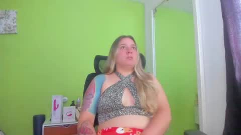 Snapshot of auradivina2 chatting on July 2026 07:28:02 PM Aura Divina online show from July 2026 07:28:02 PM