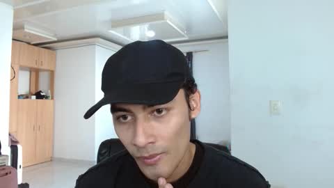 Aureliano online show from November 2025 10:03:02 PM